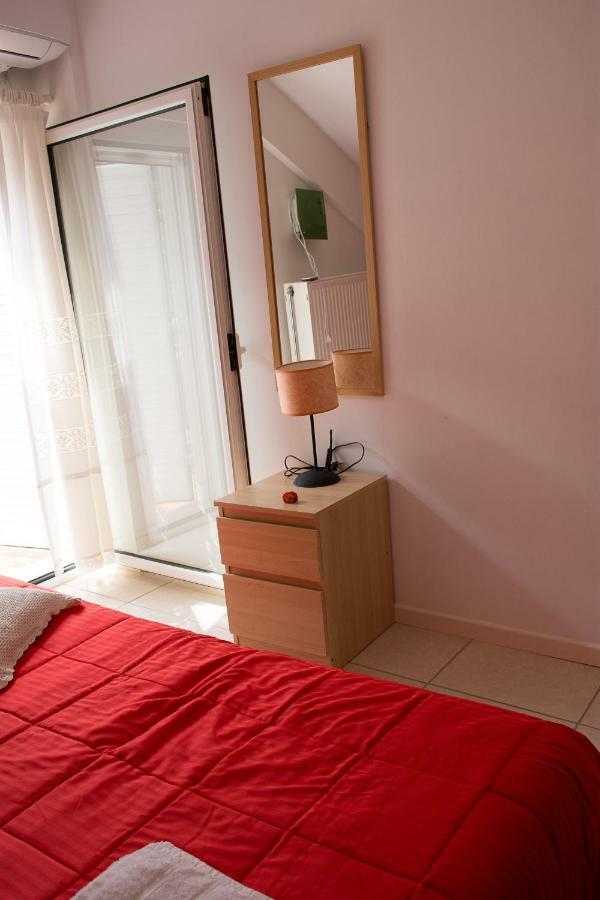 Cozy Maisonette กาเมนาวูร์ลา ภายนอก รูปภาพ
